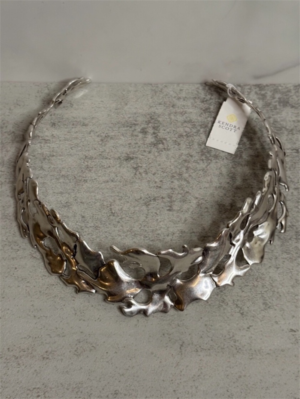 Kendra Scott Savannah Collar Necklace in Vintage Silver